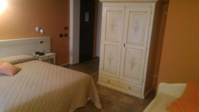 Отель Agriturismo La Dimora Del Contadino  Мондови